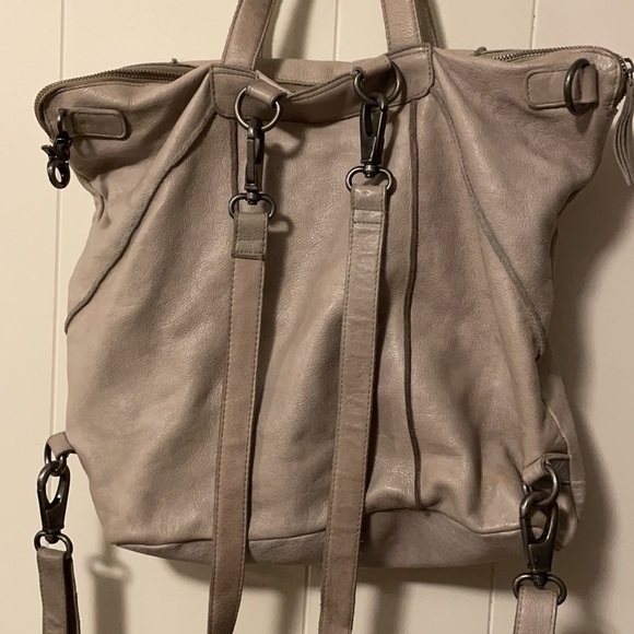 𝅺VILENCIA  💯 Soft Leather Convertible Bag Backpack - Big Beautiful Bag - Picture 4 of 8